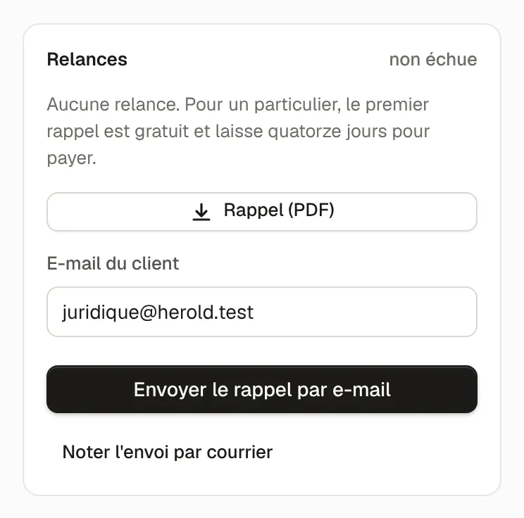 La carte « Relances » d'une facture émise : téléchargement du rappel en PDF, envoi par e-mail ou note d'un envoi par courrier.